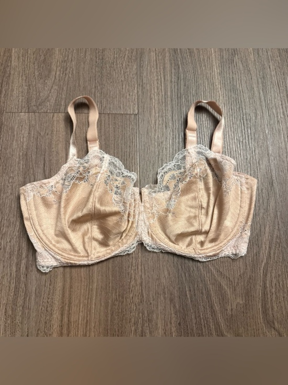 Wacol lace affair underwire blush colored lace bra with lace trim. Size 36DDD